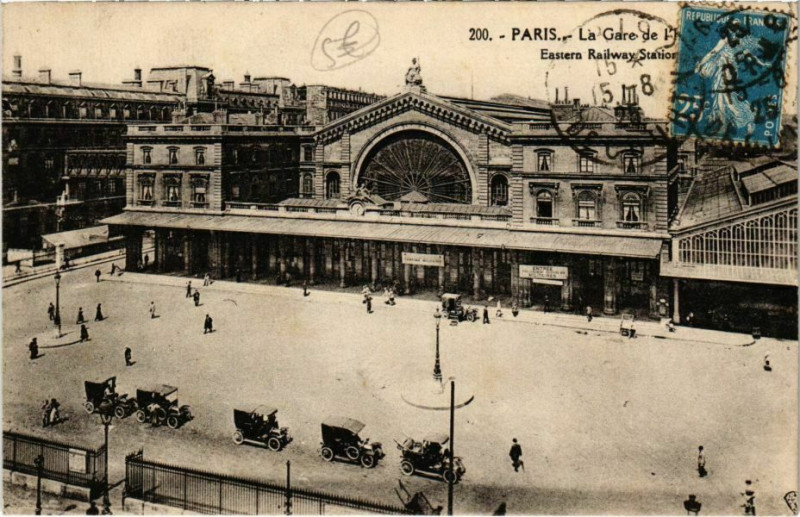 Carte postale ancienne Paris 10e - La Gare de l'Est à Paris 10e