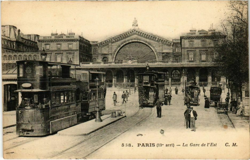Carte postale ancienne Paris 10e - La Gare de l'Est à Paris 10e