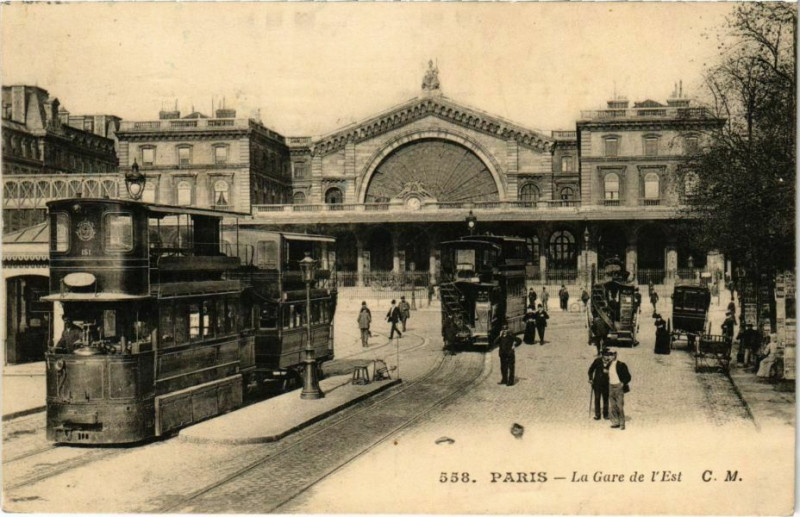 Carte postale ancienne Paris 10e - La Gare de l'Est à Paris 10e