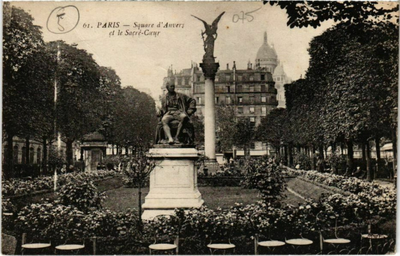 Carte postale ancienne Paris 9e - Square d'Anvers à Paris 9e