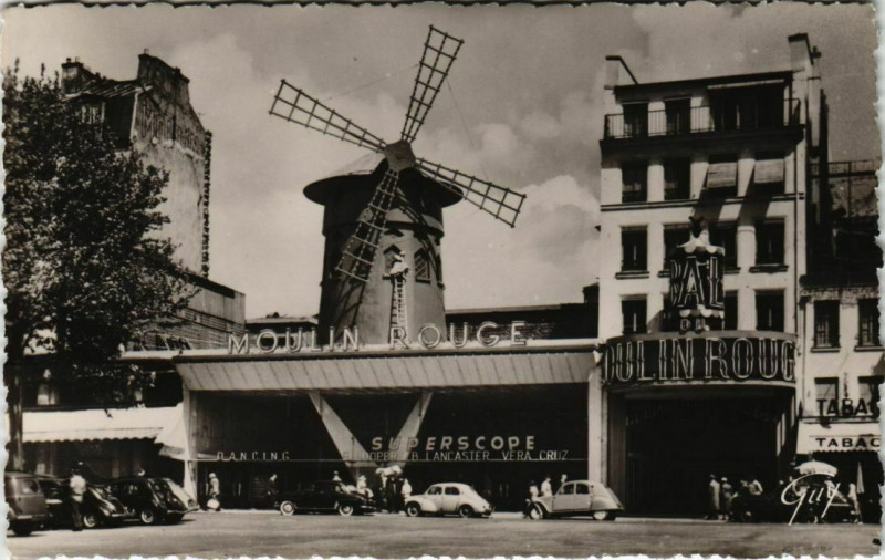 Carte postale ancienne Le Moulin Rouge à Paris 9e