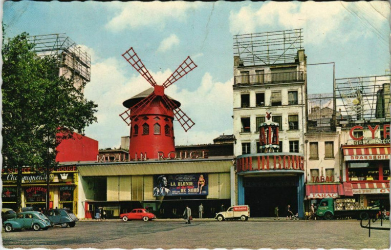 Carte postale ancienne Le Moulin Rouge à Paris 9e