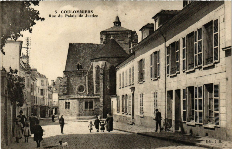 Carte postale ancienne Coulommiers - Rue du Palais de Justice à Coulommiers