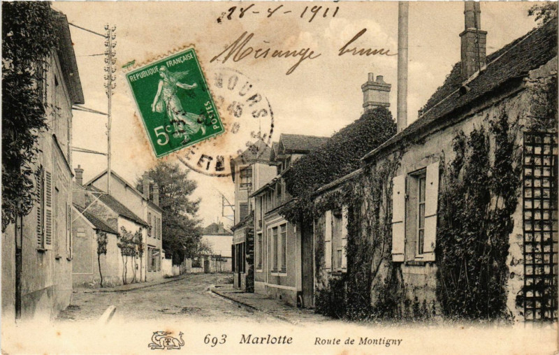 Carte postale ancienne Marlotte - Route de Montigny