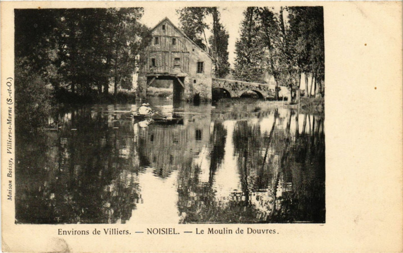 Carte postale ancienne Noisiel - Le Moulin de Douvres à Torcy