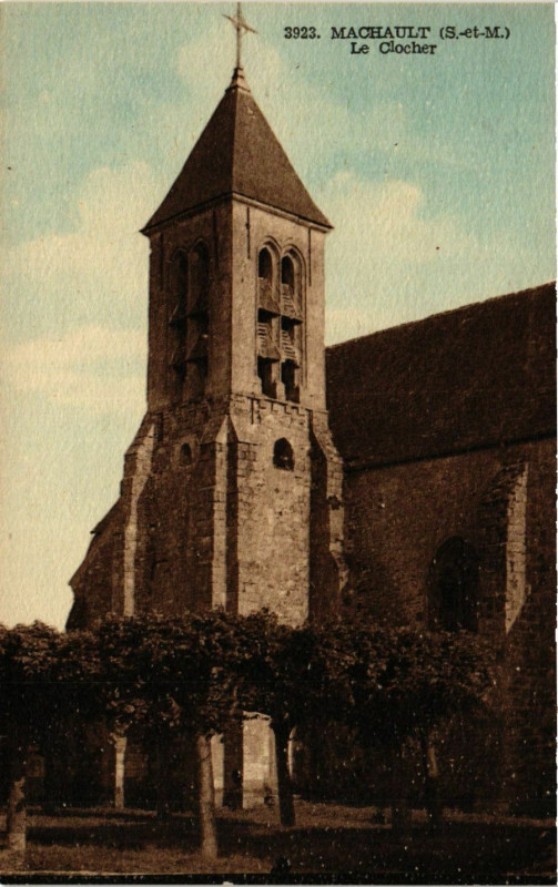 Carte postale ancienne Machault - Le Clocher à Machault
