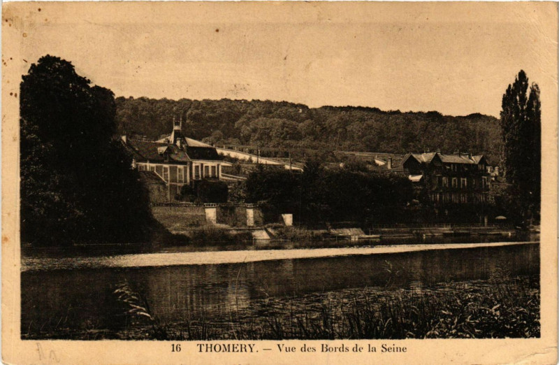 Carte postale ancienne Thomery - Vue des Bords de la Seine à Thomery