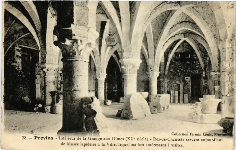 Carte postale ancienne Provins - Intérieur de la Grange aux Dimes à Provins