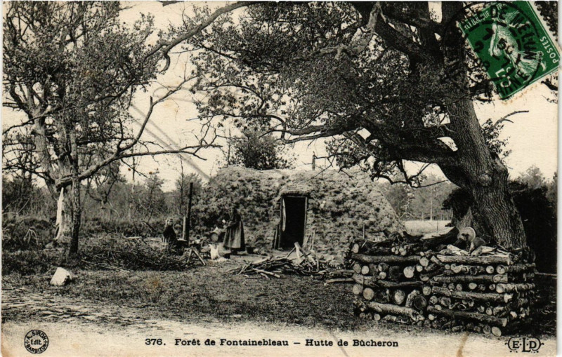 Carte postale ancienne Fontainebleau - Foret de Fontainebleau - Hutte de Bucheron à Fontainebleau