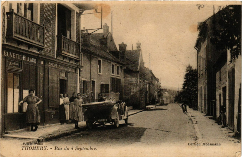 Carte postale ancienne Thomery - Rue du 4 Septembre à Thomery