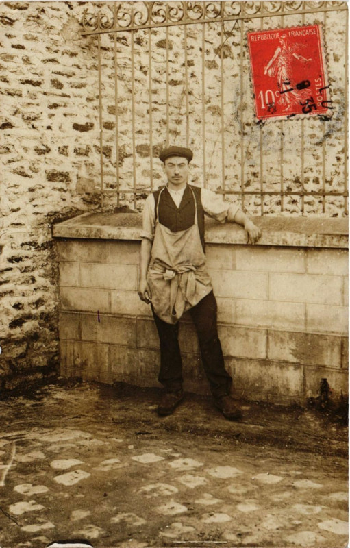Carte postale ancienne Melun - Homme - Type - Folklore à Melun