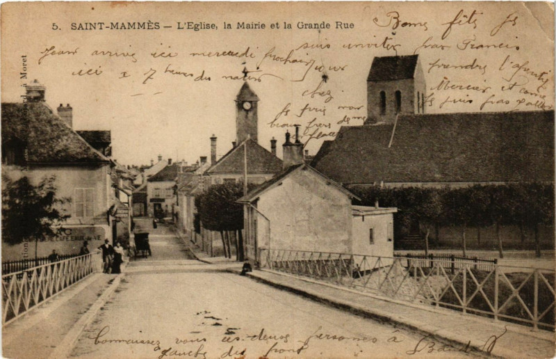Carte postale ancienne Saint-Mammes - Eglise - La Mairie et la Grande Rue à Saint-Mammès