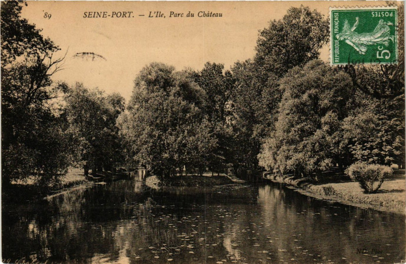 Carte postale ancienne Seine-Port - L'Ile - Parc du Chateau à Seine-Port