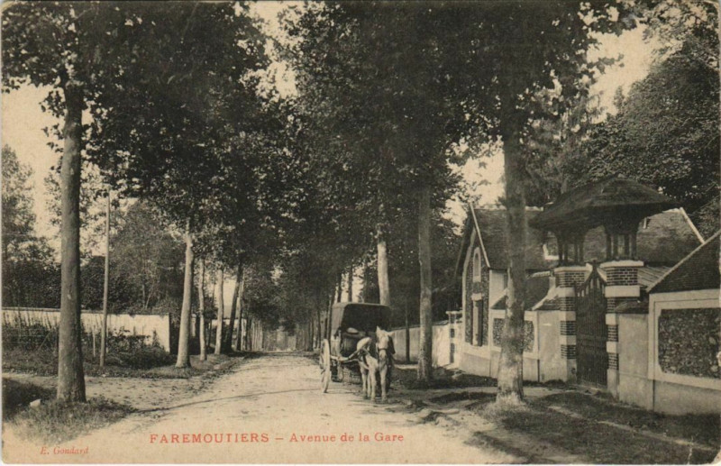 Carte postale ancienne Faremoutiers Avenue de la Gare France à Faremoutiers