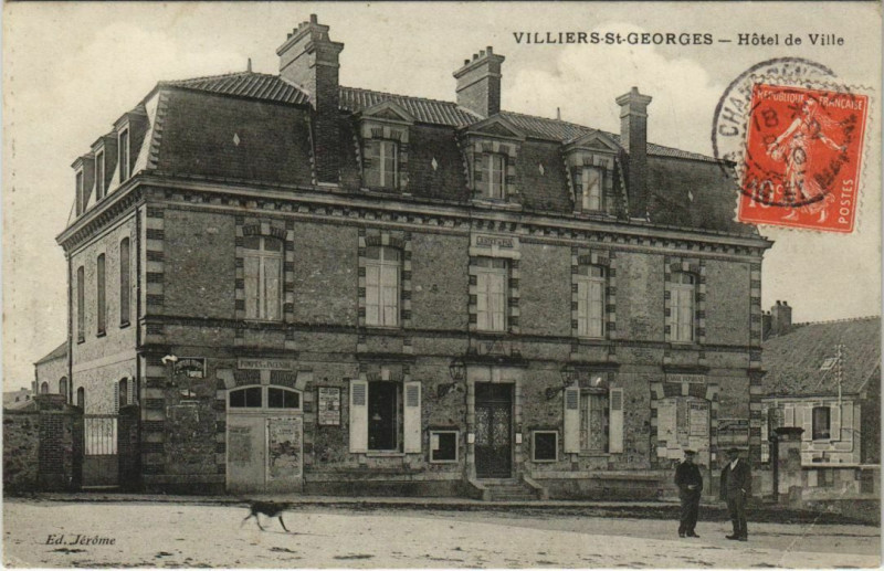 Carte postale ancienne Villiers-Saint-Georges Hotel de Ville France à Villiers-Saint-Georges