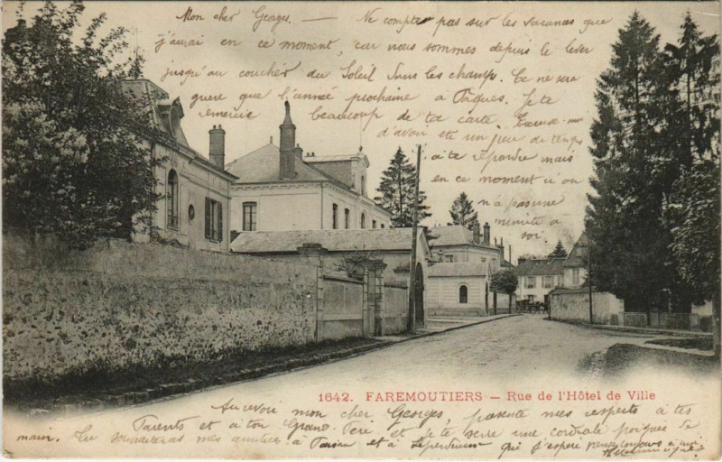 Carte postale ancienne Faremoutiers Rue de l'Hotel de Ville France à Faremoutiers