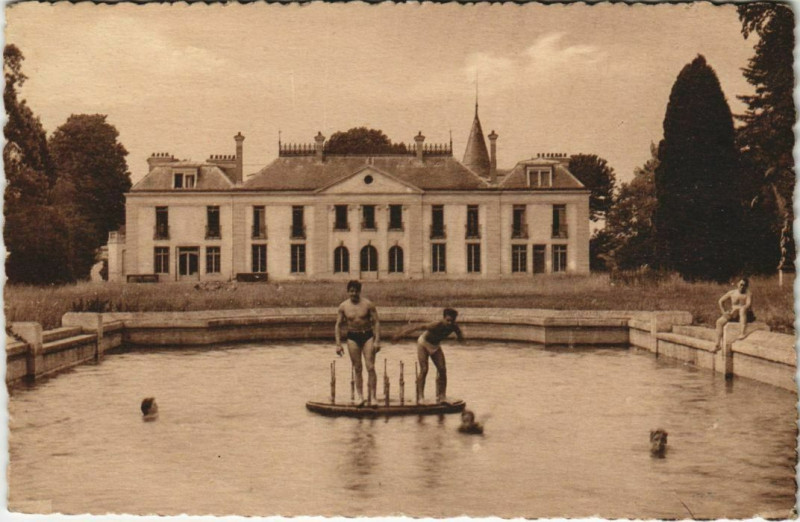 Carte postale ancienne Roissy-En-Brie Le Chateau France à Roissy-en-Brie