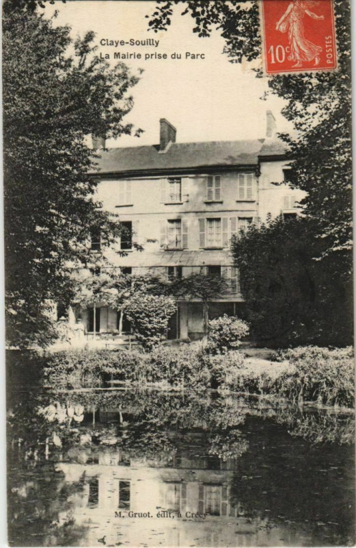 Carte postale ancienne Claye-Souilly La Mairie prise du Parc France à Claye-Souilly