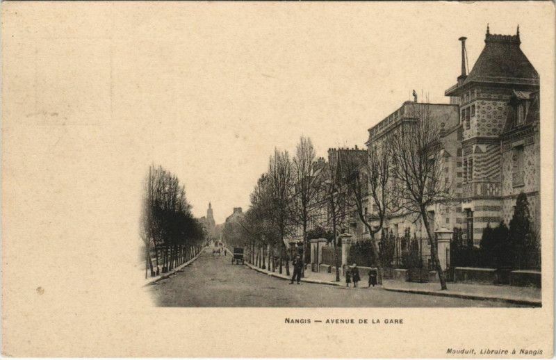 Carte postale ancienne Nangis Avenue de la Gare France à Nangis