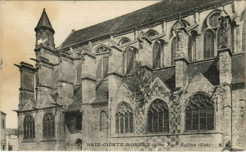 Carte postale ancienne Brie-Comte-Robert Eglise France à Brie-Comte-Robert
