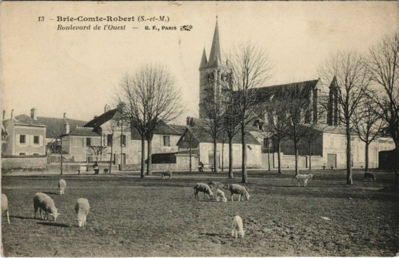Carte postale ancienne Brie-Comte-Robert Boulevard de l'Ouest France à Brie-Comte-Robert