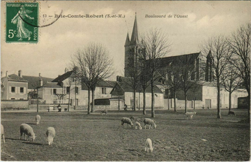 Carte postale ancienne Brie-Comte-Robert Boulevard de l'Ouest France à Brie-Comte-Robert