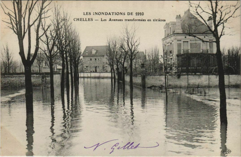 Carte postale ancienne Chelles Les Avenues transformees en rivieres France à Chelles