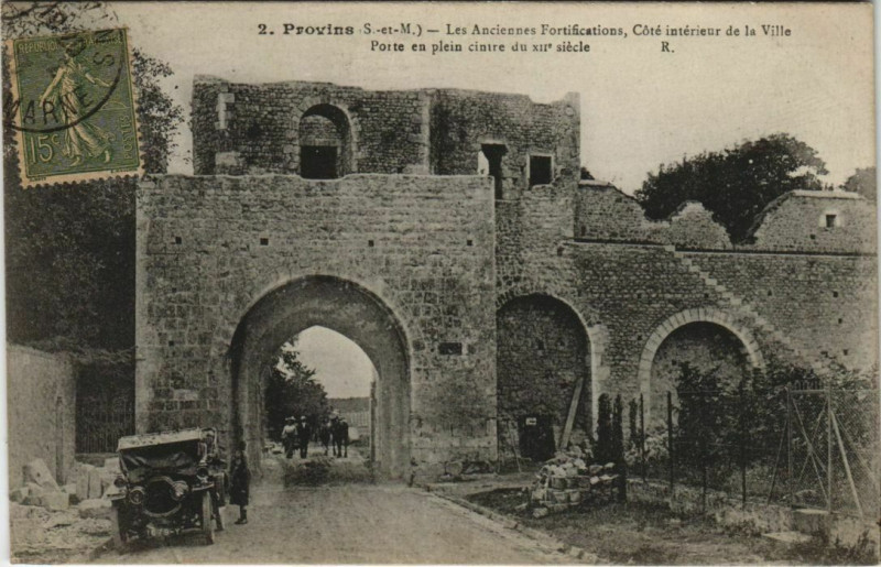 Carte postale ancienne Provins Les Anciennes Fortifications France à Provins