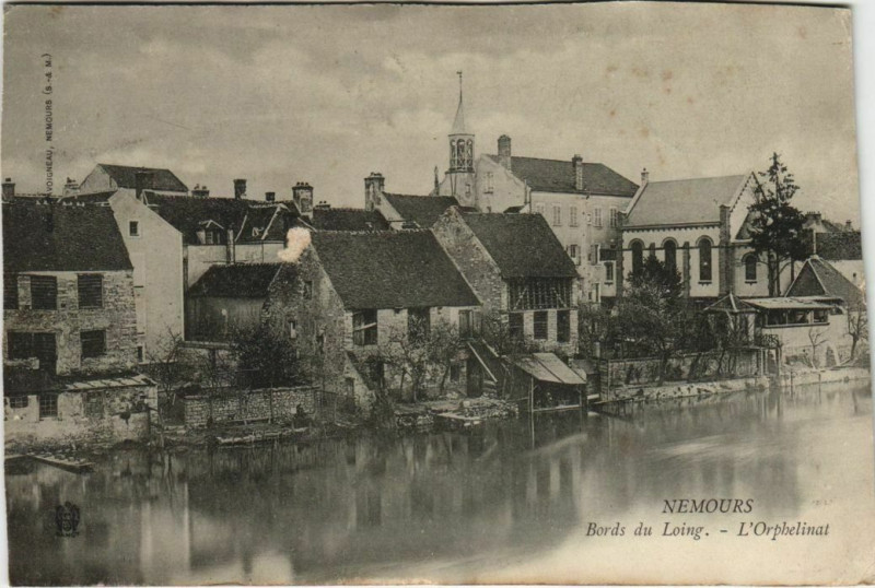 Carte postale ancienne Nemours Bords du Loing, L'Orphelinat France à Nemours