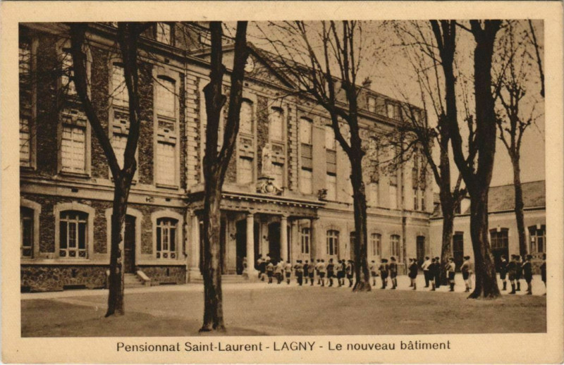 Carte postale ancienne Lagny Pensionnal Saint-Laurent France 