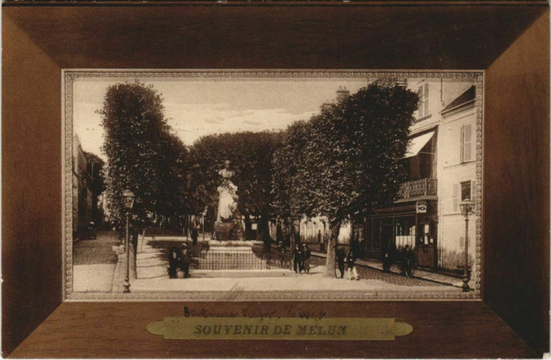 Carte postale ancienne Souvenir de Melun France à Melun