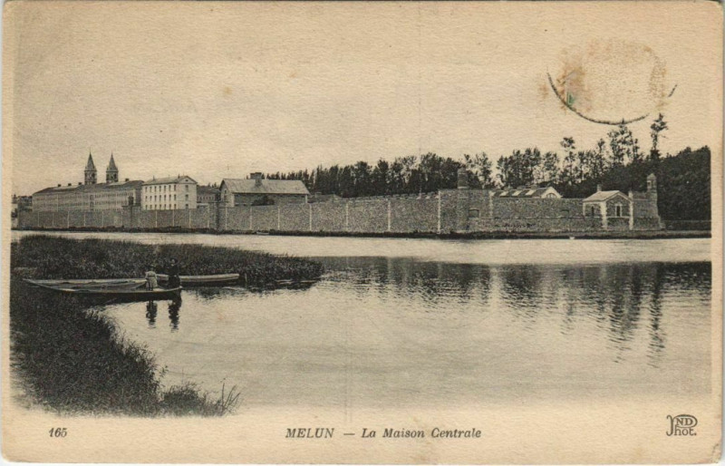 Carte postale ancienne Melun La Maison Centrale France à Melun