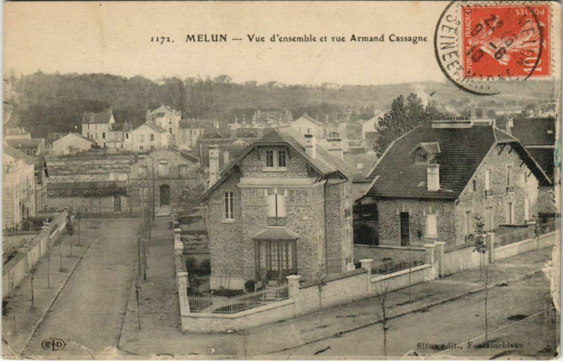 Carte postale ancienne Melun Vue d'ensemble et rue Armand Cassagne France à Melun