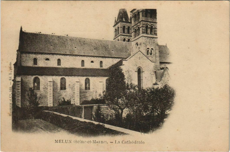 Carte postale ancienne Melun La Cathedrale France à Melun