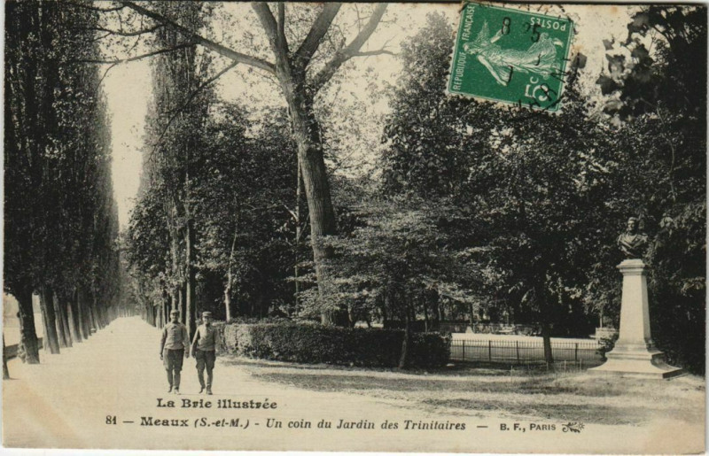 Carte postale ancienne Meaux Un coin du Jarind des Trinitaires France à Meaux