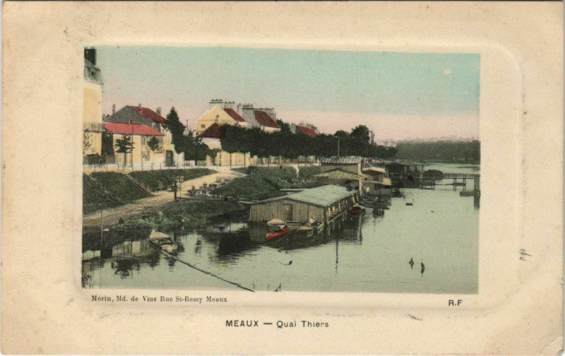 Carte postale ancienne Meaux Quai Thiers France à Meaux