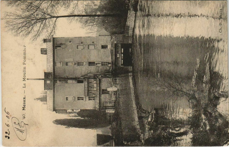 Carte postale ancienne Meaux Le Moulin Pommier France à Meaux