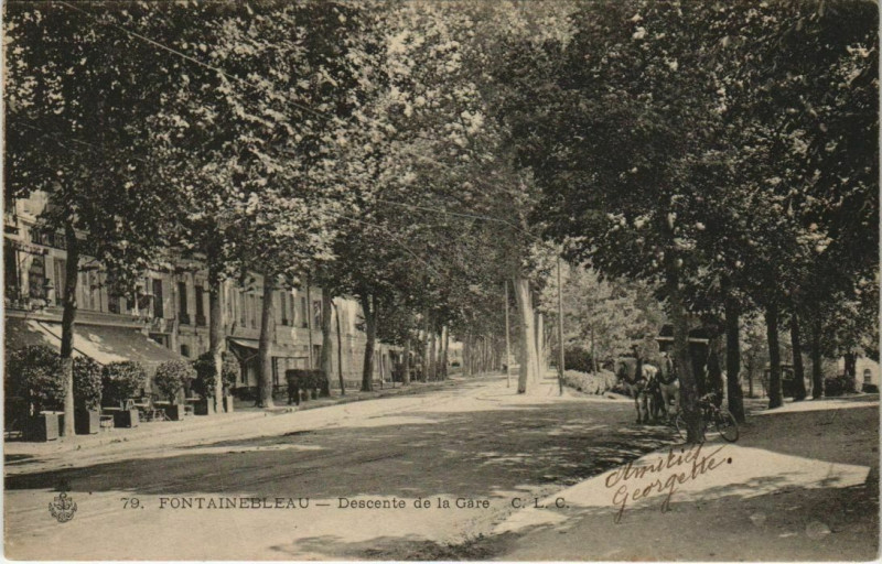 Carte postale ancienne Fontainebleau Descente de la Gare France à Fontainebleau