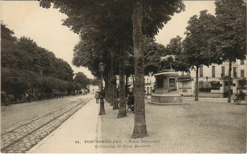 Carte postale ancienne Fontainebleau Place Denecourt France à Fontainebleau
