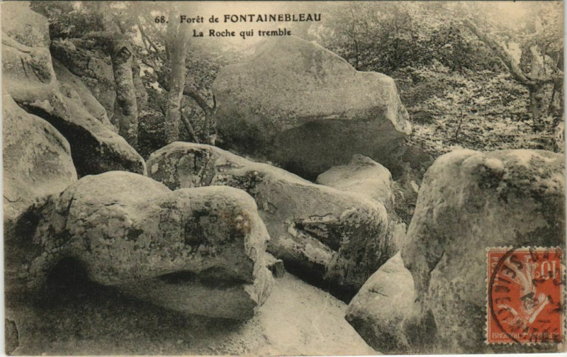 Carte postale ancienne Fontainebleau La Roche qui tremble France à Fontainebleau