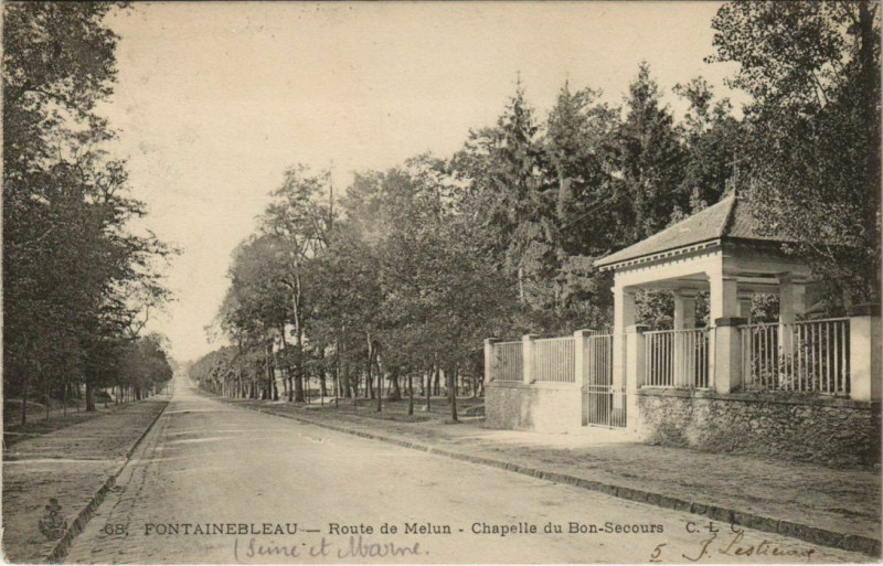 Carte postale ancienne Fontainebleau Chapelle du Bon-Secours France à Fontainebleau