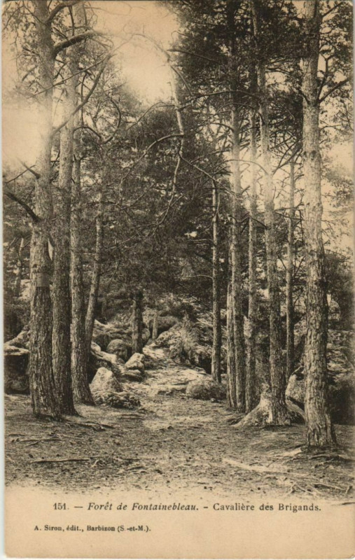 Carte postale ancienne Fontainebleau Cavaliere des Brigands France à Fontainebleau