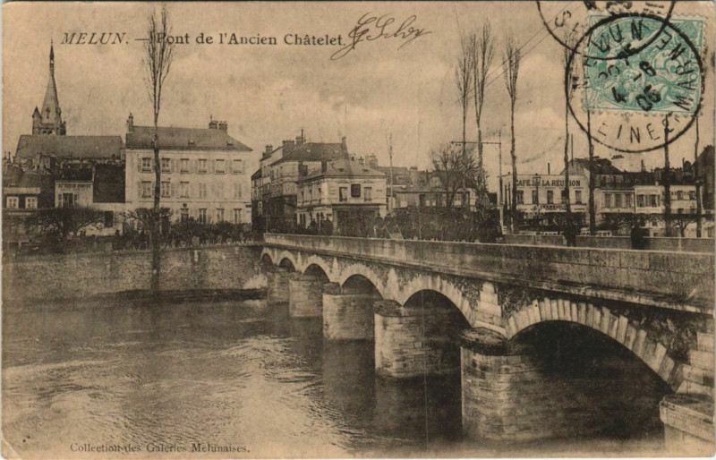 Carte postale ancienne Melun Pont de L'Ancien Chatelet à Melun