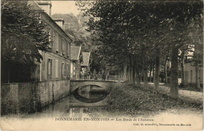 Carte postale ancienne Donnemarie-en-Montois Les Bords de