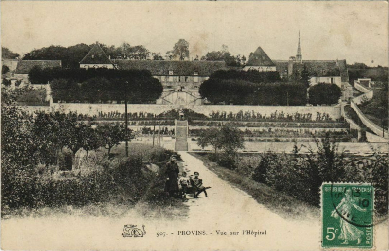 Carte postale ancienne Provins - Vue sur l'Hopital à Provins