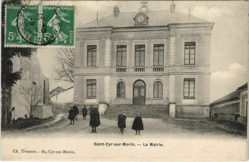 Carte postale ancienne Saint-Cyr-sur-Morin - La Mairie à Saint-Cyr-sur-Morin