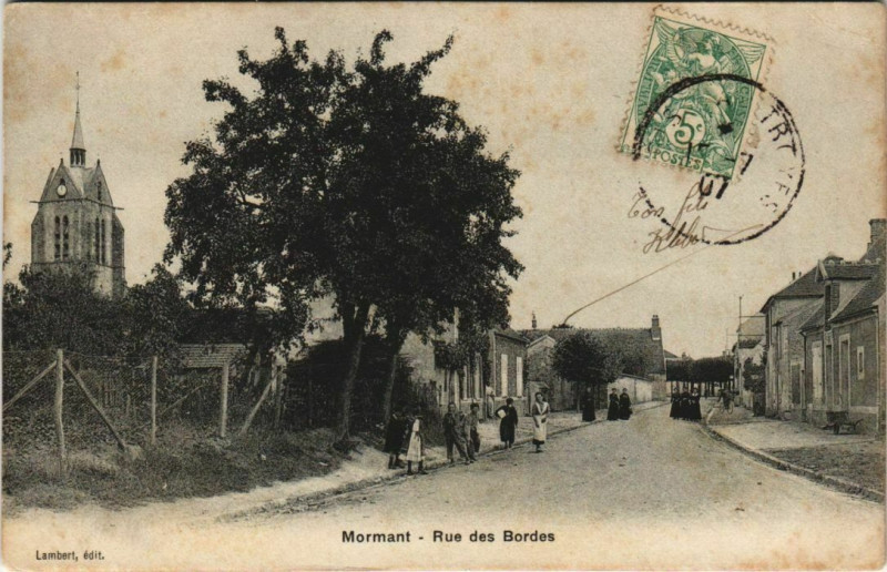 Carte postale ancienne Mormant - Rue des Bordes à Mormant