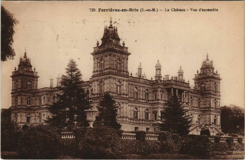 Carte postale ancienne Ferrieres-en-Brie - La Chateau - Vue d'ensemble à Ferrières-en-Brie
