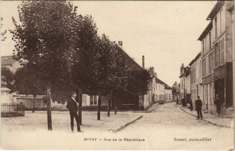 Carte postale ancienne Mitry - Rue de la Republique