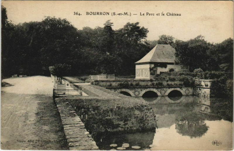 Carte postale ancienne Bourron - Le Parc et le Chateau
